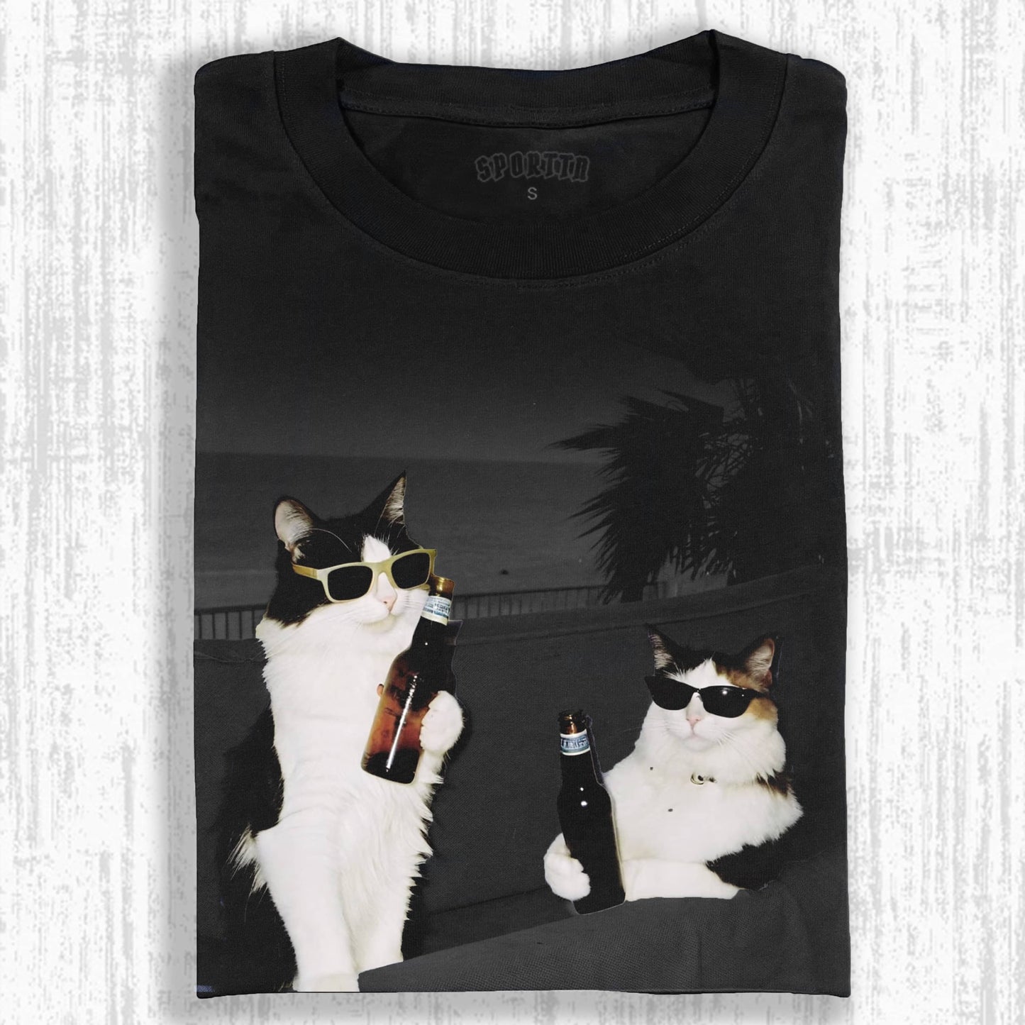 WACKY CAT TEE. 7.5