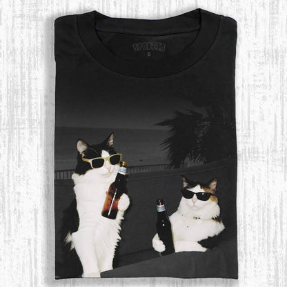 WACKY CAT TEE. 7.5